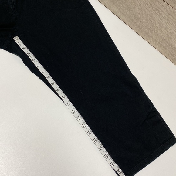 Liz Claiborne Black Capri Pant - Picture 11 of 11